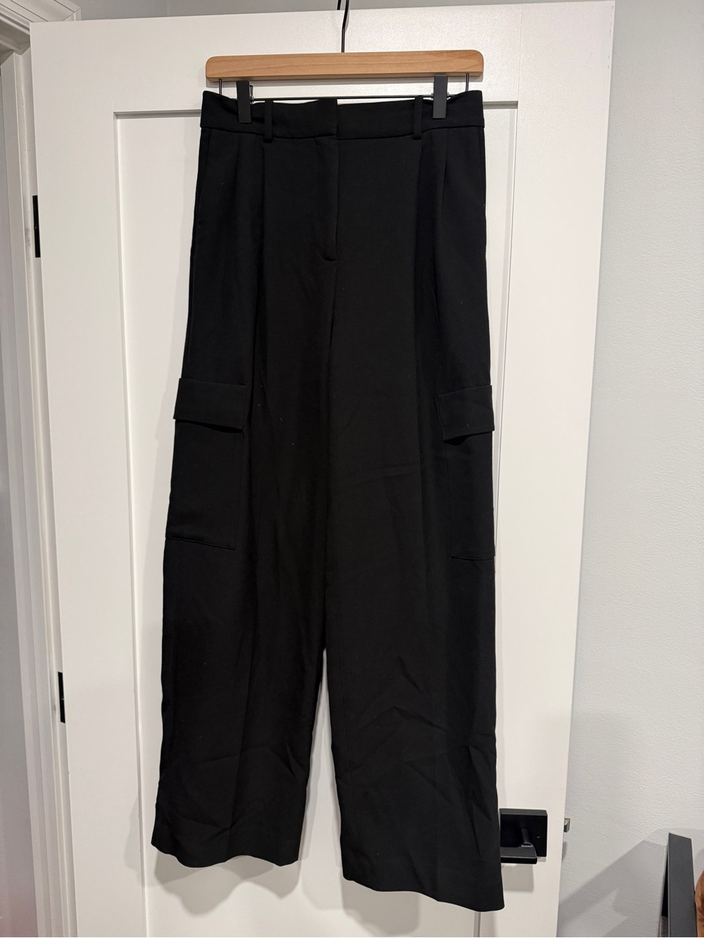 Aritzia Black Wide-Leg Cargo Trousers